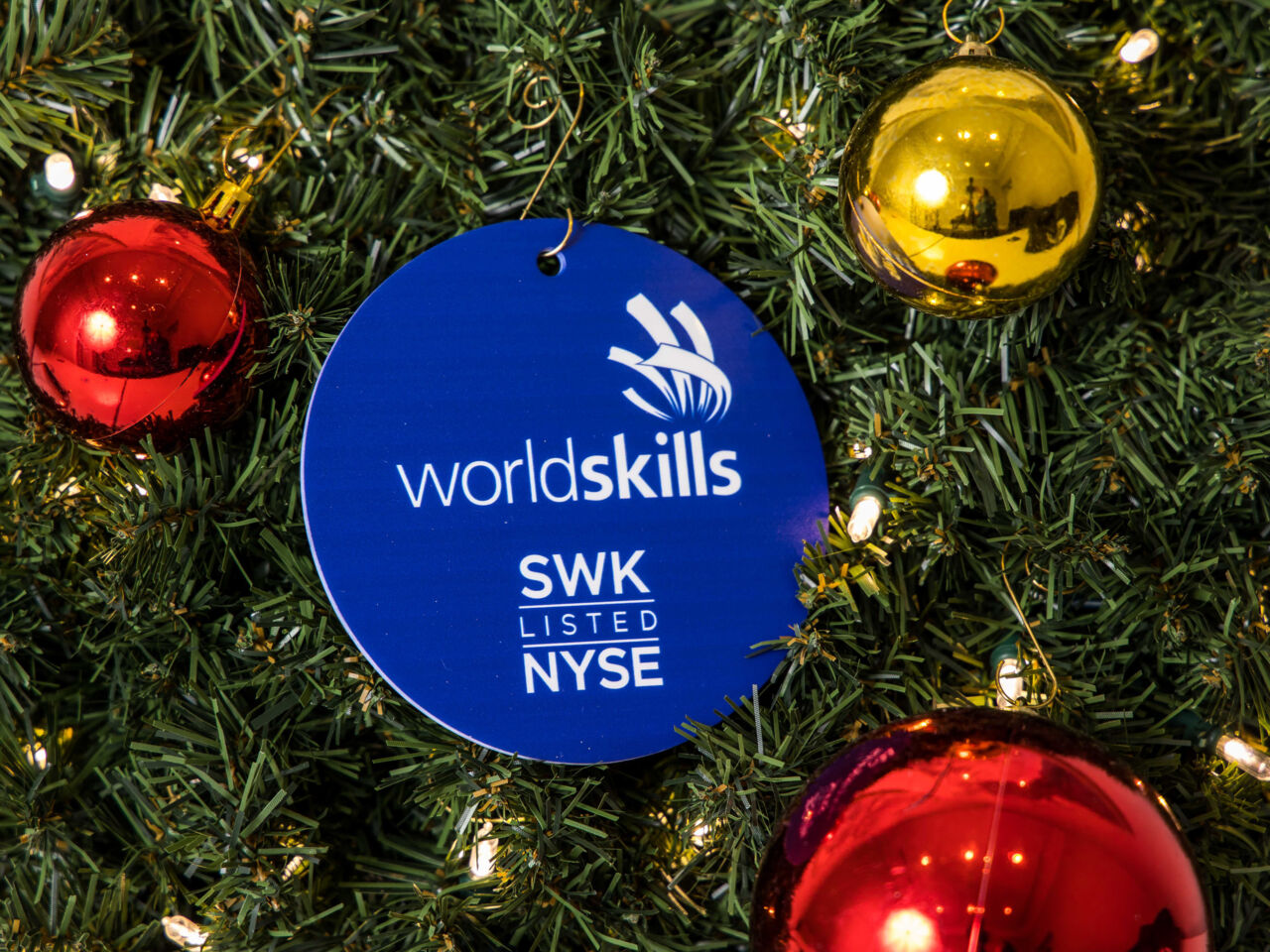 Stanley Black & Decker and WorldSkills partnership lights up New York Stock Exchange Christmas tree