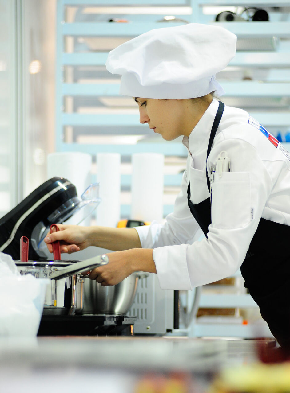 Anna Prokopenya competing at WorldSkills São Paulo 2015.