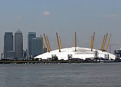 canary.wharf.and.dome.london.jpg